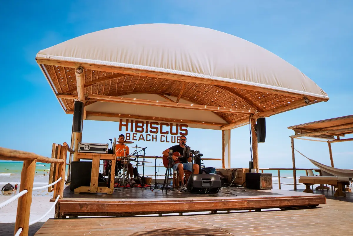 Apresentação no Hibiscus Beach Club