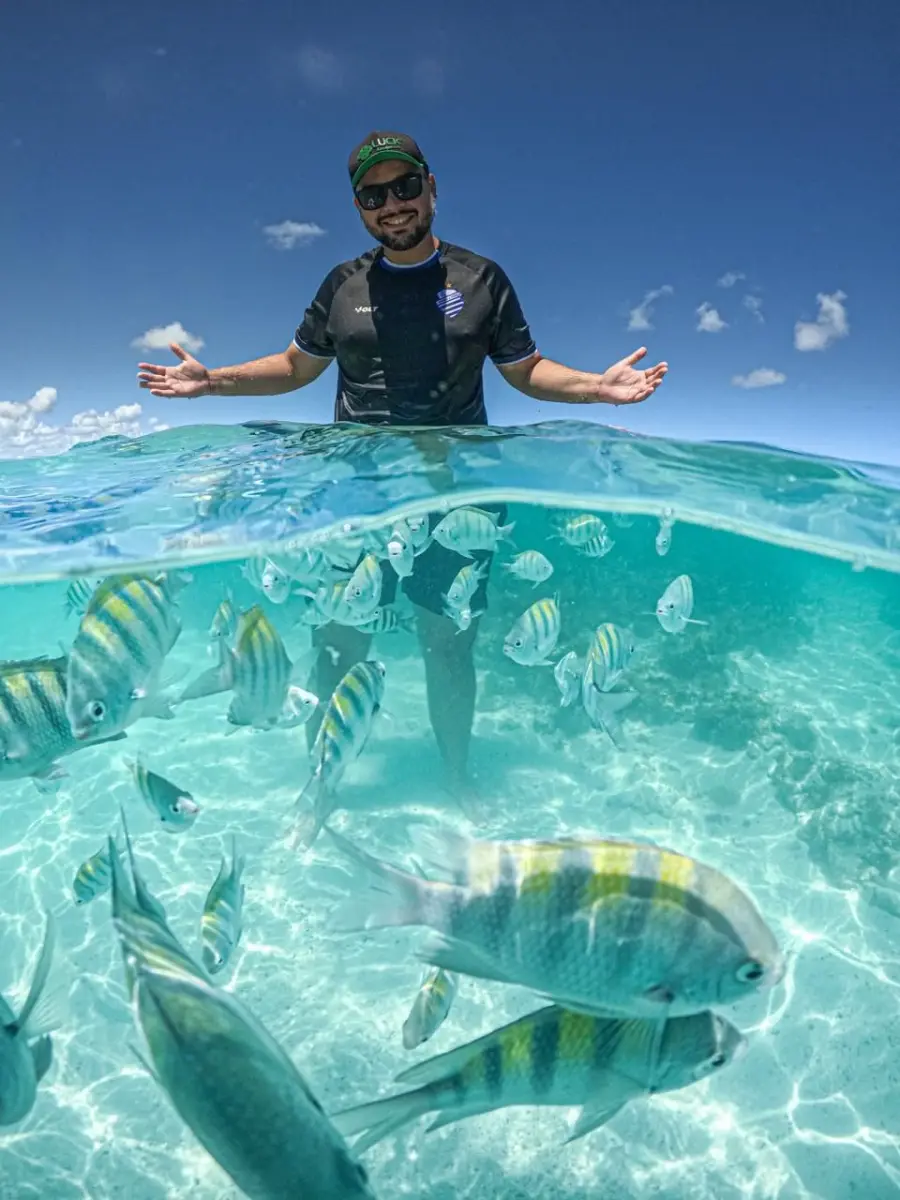 Leo com peixinhos
